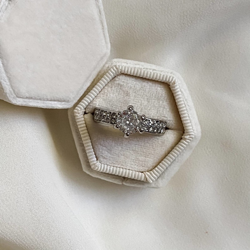 Vtg Silver Paved Solitaire Diamond Ring - image 8